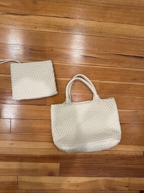 Woven White Tote Bag with Matching Pouch - Stylish Everyday Carry